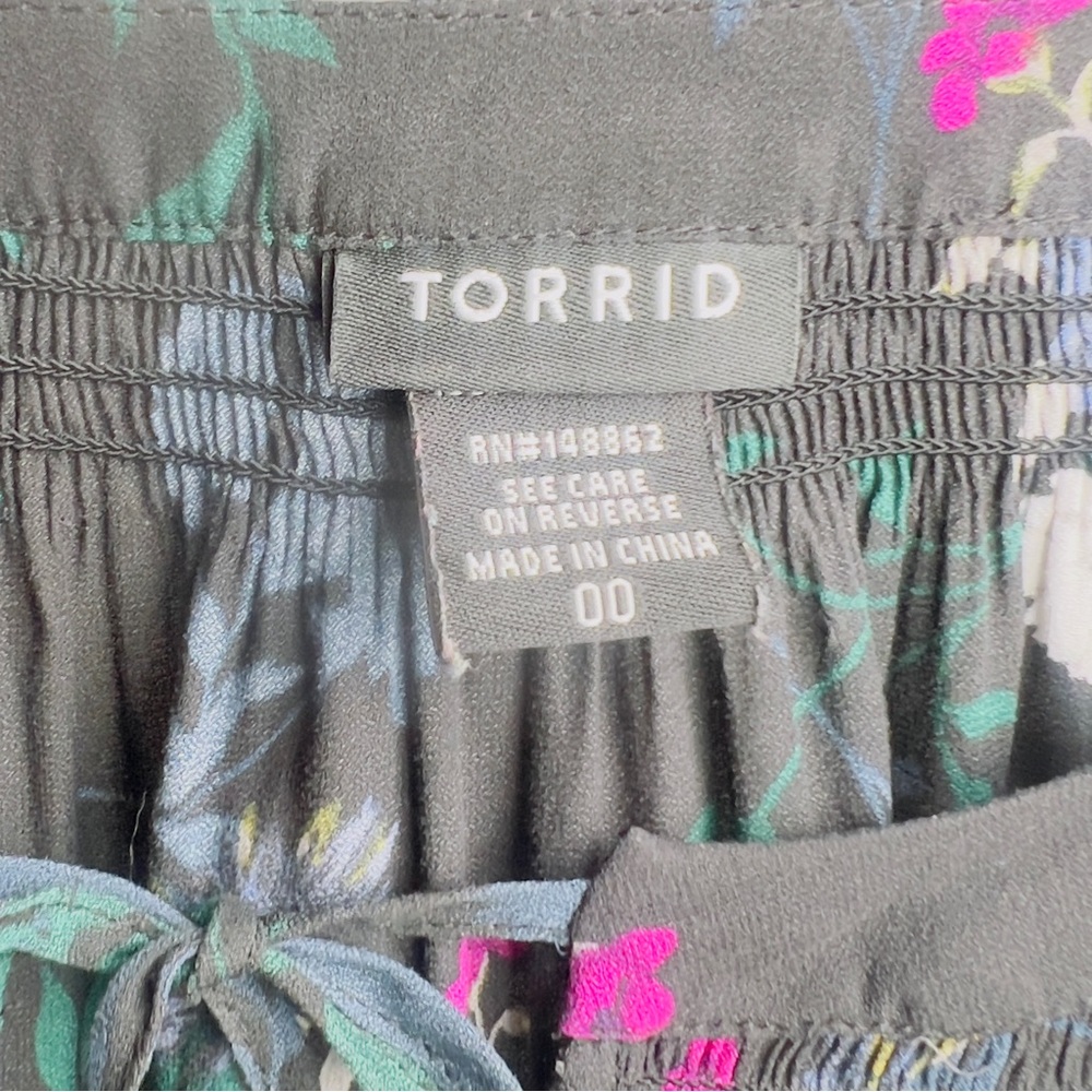 Torrid Chiffon Black Floral Peasant Blouse (Size 00/M) - Picture 6 of 6